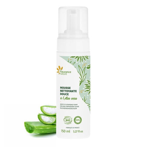 mousse nettoyante douce à l'aloe vera cosmétique bio